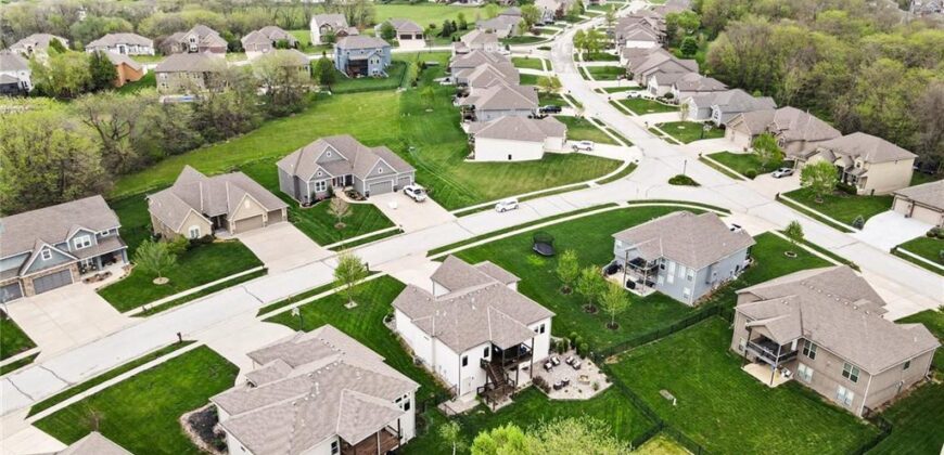 603 Rock Bridge Court, Smithville, MO 64089