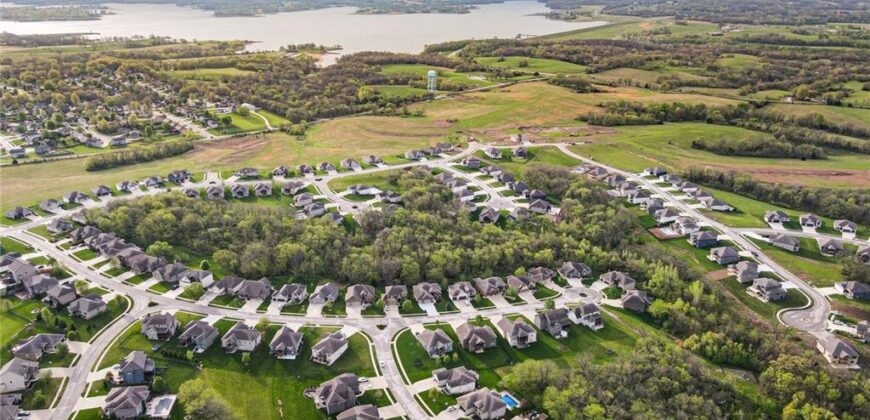 603 Rock Bridge Court, Smithville, MO 64089