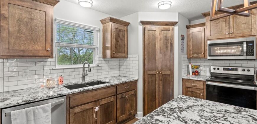 433 Lilly Lane, Liberty, MO 64068