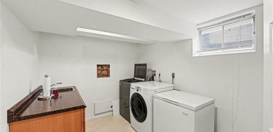 8005 N Harrison Street, Kansas City, MO 64118