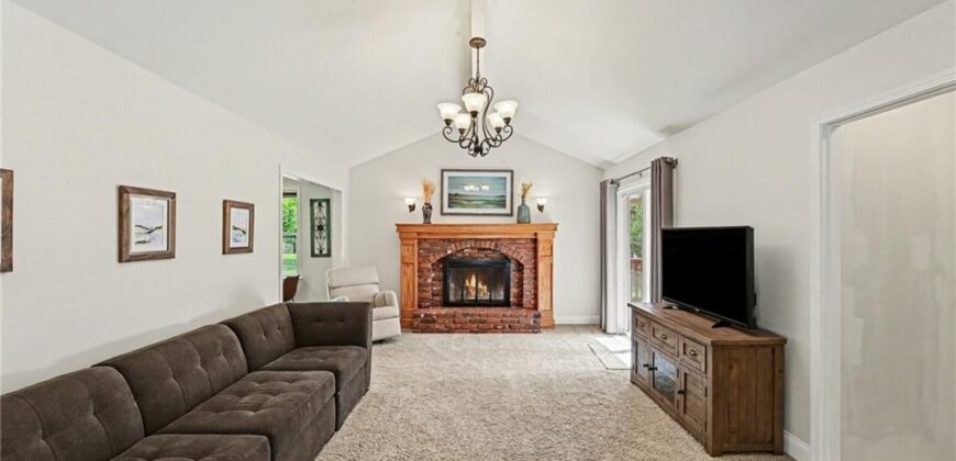 8005 N Harrison Street, Kansas City, MO 64118