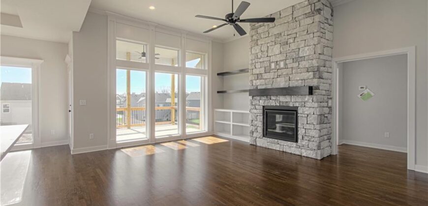 1015 Poplar Lane, Liberty, MO 64068
