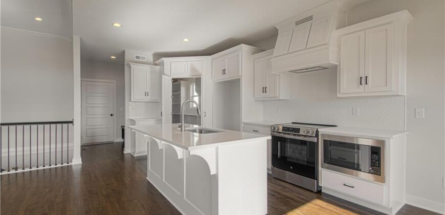 1015 Poplar Lane, Liberty, MO 64068