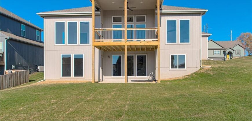 1015 Poplar Lane, Liberty, MO 64068
