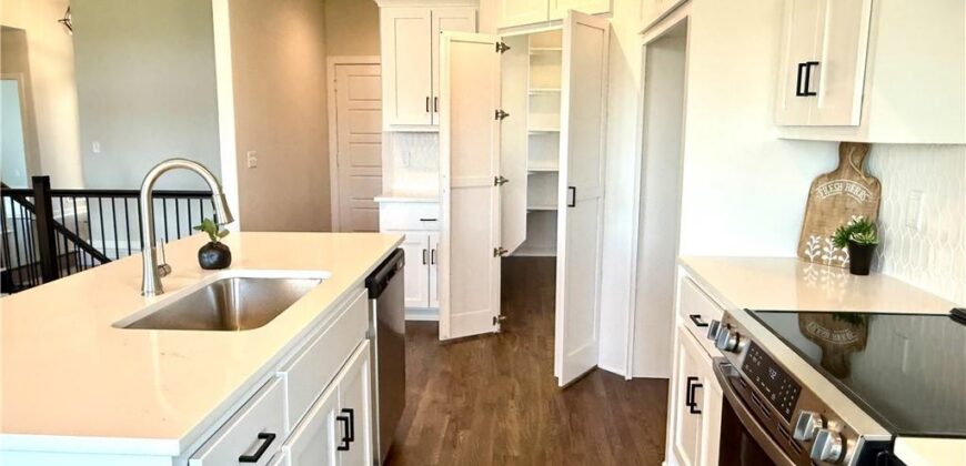 1015 Poplar Lane, Liberty, MO 64068