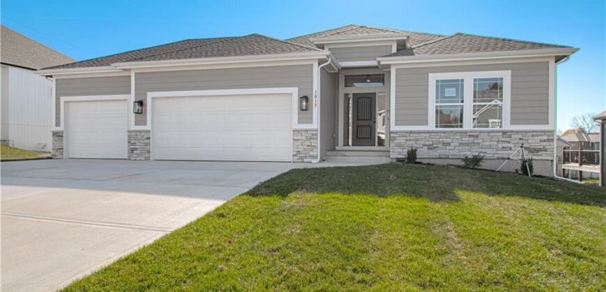 1015 Poplar Lane, Liberty, MO 64068