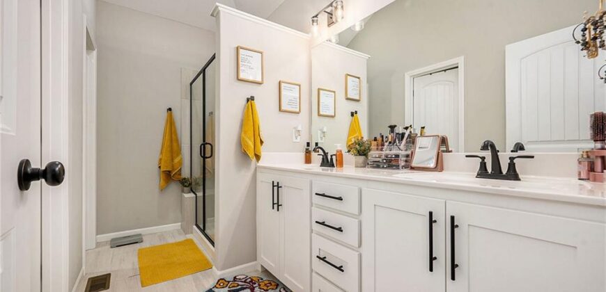 208 S MARIMACK Court, Kearney, MO 64060