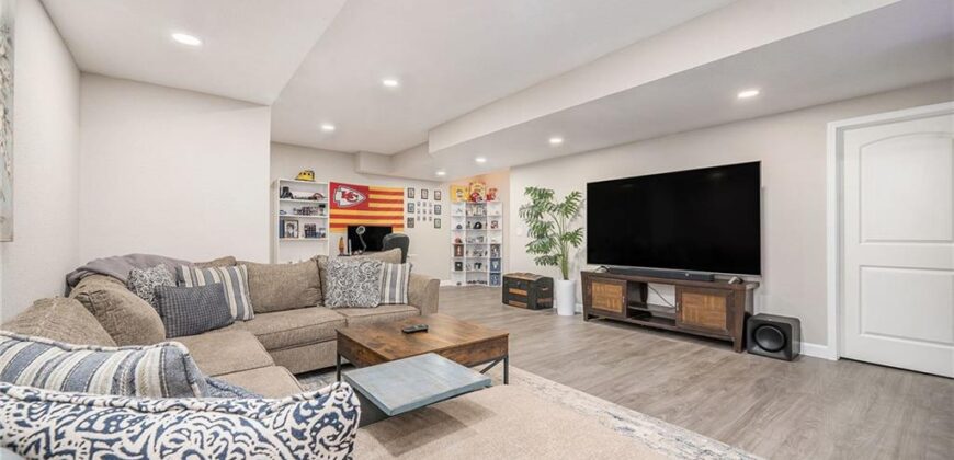 208 S MARIMACK Court, Kearney, MO 64060