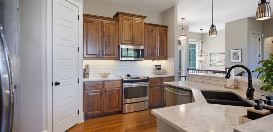 17710 Mission Ridge Drive, Smithville, MO 64089