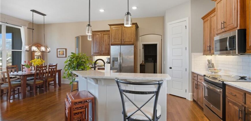 17710 Mission Ridge Drive, Smithville, MO 64089