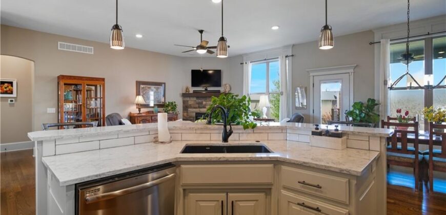 17710 Mission Ridge Drive, Smithville, MO 64089