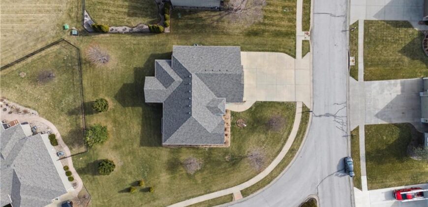17710 Mission Ridge Drive, Smithville, MO 64089