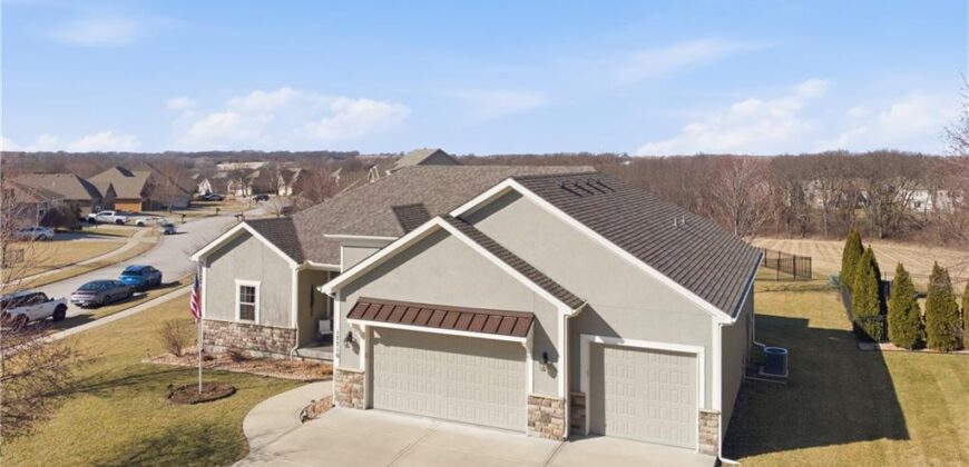 17710 Mission Ridge Drive, Smithville, MO 64089