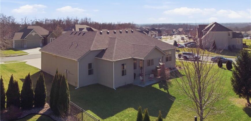 17710 Mission Ridge Drive, Smithville, MO 64089