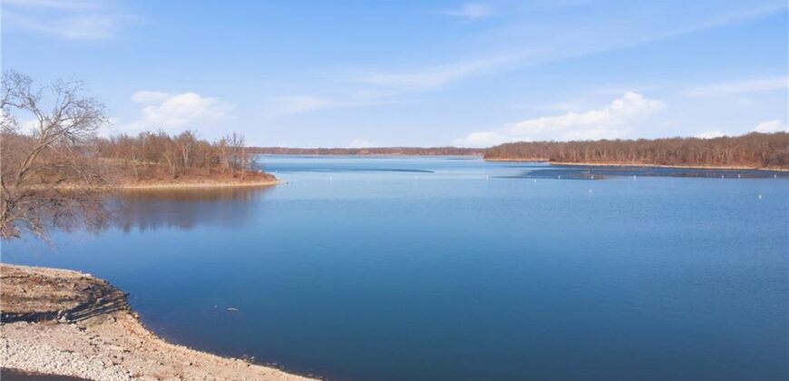 17710 Mission Ridge Drive, Smithville, MO 64089