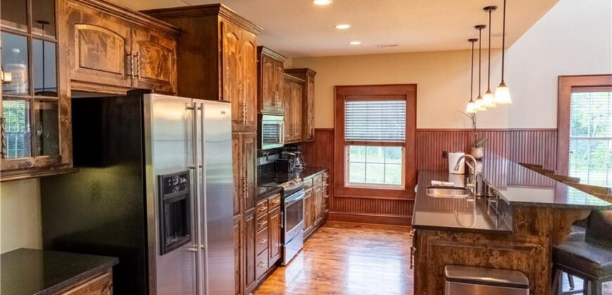 10875 Allen Way, Parkville, MO 64152