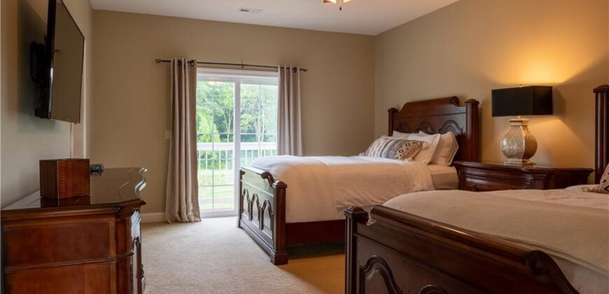 10875 Allen Way, Parkville, MO 64152