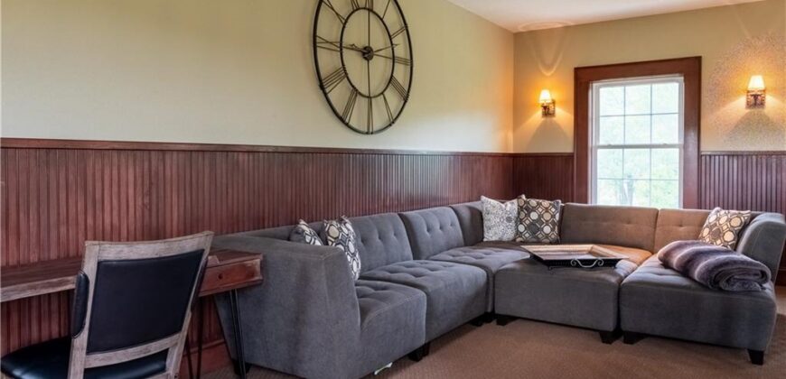 10875 Allen Way, Parkville, MO 64152