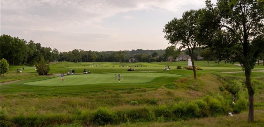 10875 Allen Way, Parkville, MO 64152