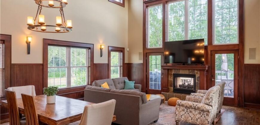 10875 Allen Way, Parkville, MO 64152