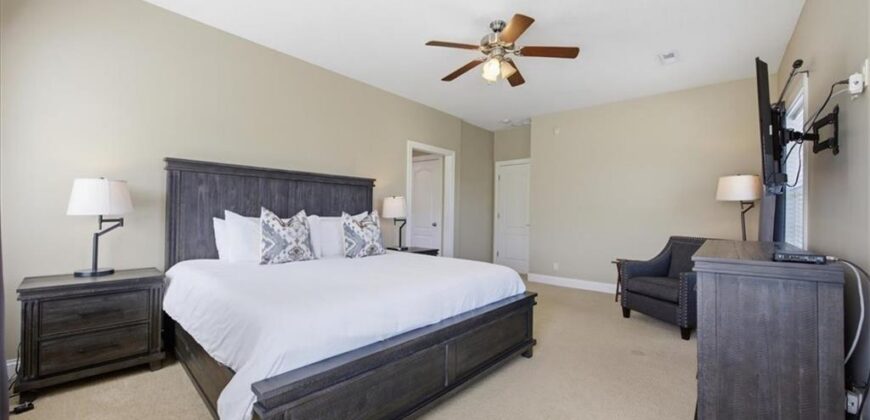 10875 Allen Way, Parkville, MO 64152