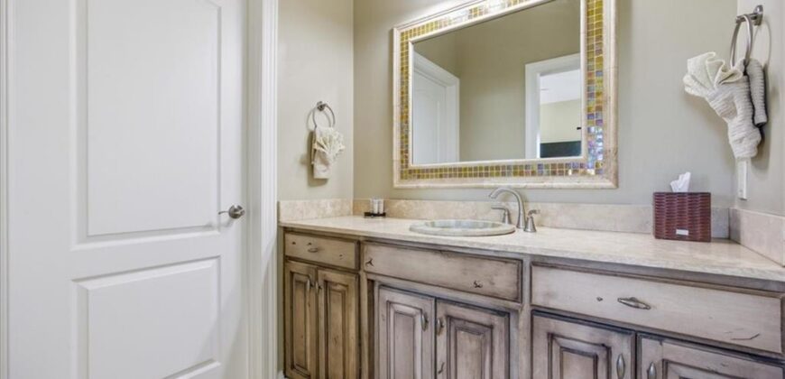 10875 Allen Way, Parkville, MO 64152