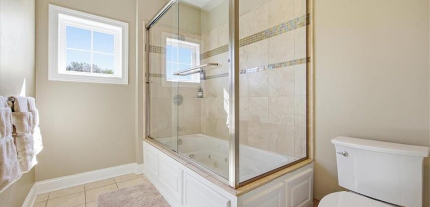10875 Allen Way, Parkville, MO 64152