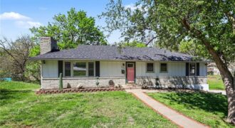 7002 N Baltimore Avenue, Gladstone, MO 64118