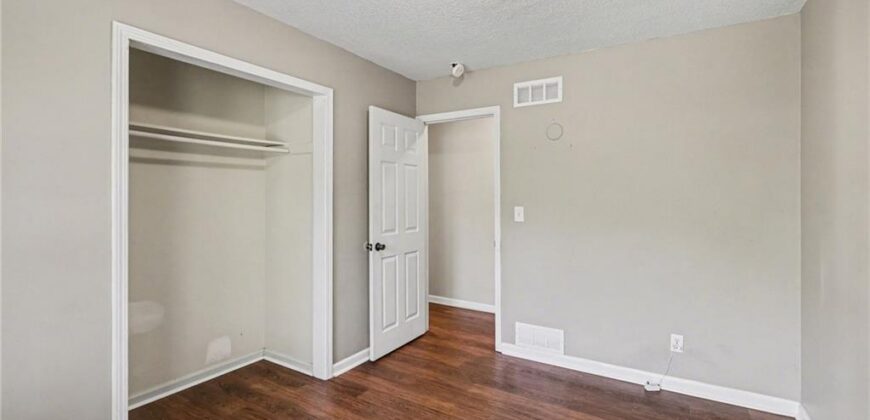 7002 N Baltimore Avenue, Gladstone, MO 64118