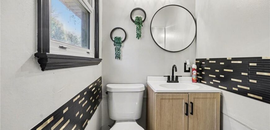 7002 N Baltimore Avenue, Gladstone, MO 64118