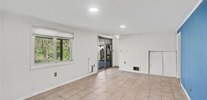 7002 N Baltimore Avenue, Gladstone, MO 64118