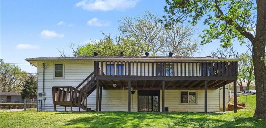 7002 N Baltimore Avenue, Gladstone, MO 64118