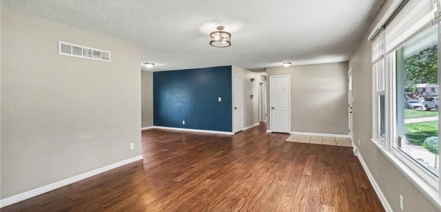 7002 N Baltimore Avenue, Gladstone, MO 64118