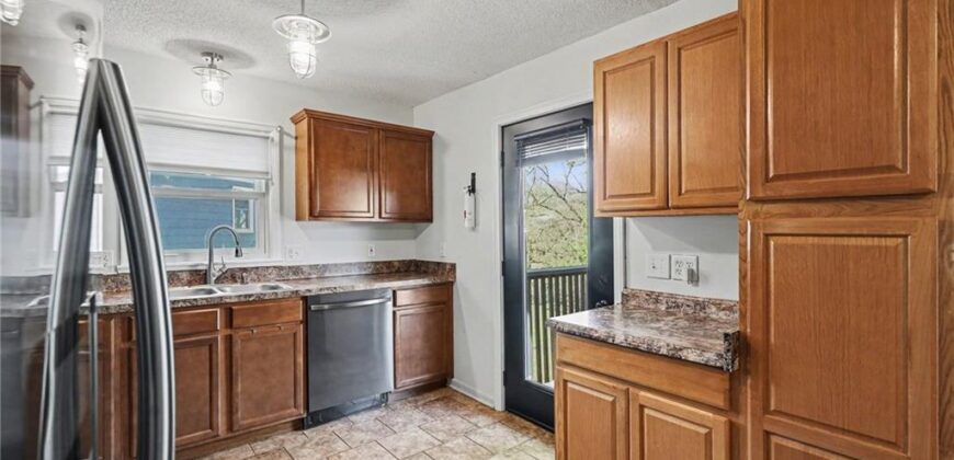 7002 N Baltimore Avenue, Gladstone, MO 64118