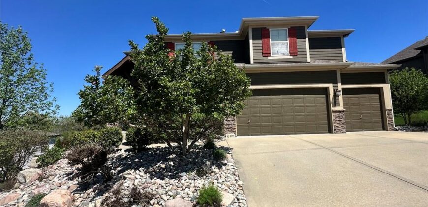 5898 S NATIONAL Drive, Parkville, MO 64152