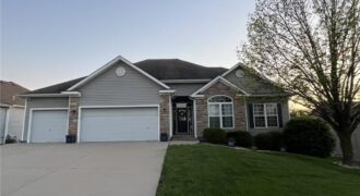 10312 N Hedges Avenue, Kansas City, MO 64157