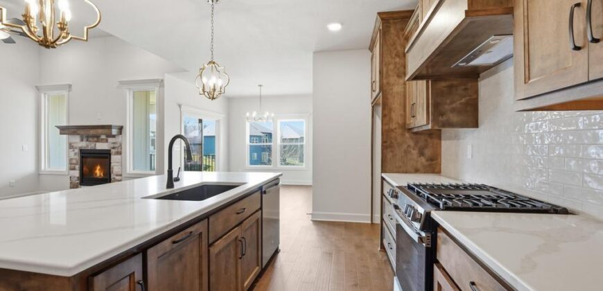 10022 N Oakland Avenue, Kansas City, MO 64157