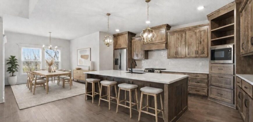 10022 N Oakland Avenue, Kansas City, MO 64157