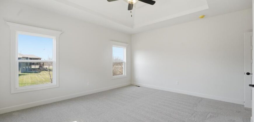 10022 N Oakland Avenue, Kansas City, MO 64157