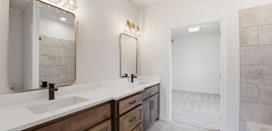 10022 N Oakland Avenue, Kansas City, MO 64157