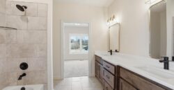 10022 N Oakland Avenue, Kansas City, MO 64157