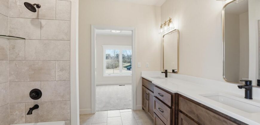 10022 N Oakland Avenue, Kansas City, MO 64157