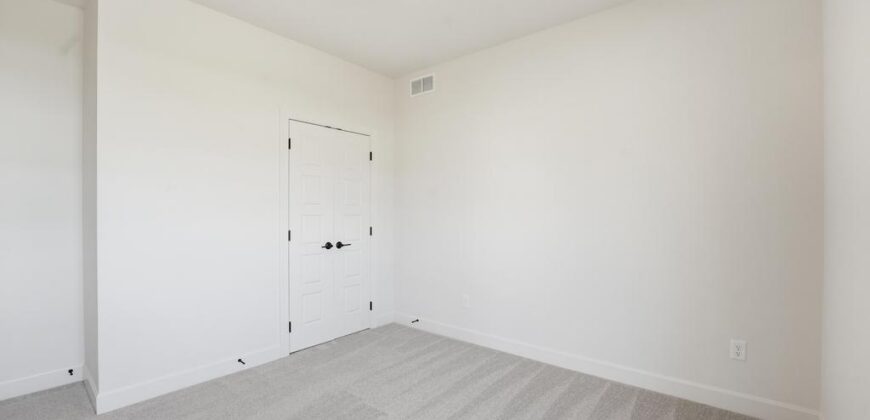 10022 N Oakland Avenue, Kansas City, MO 64157
