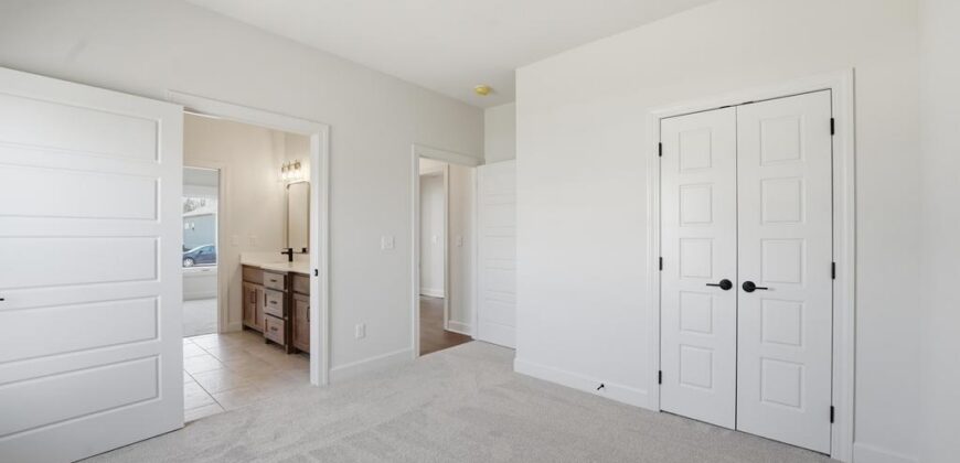 10022 N Oakland Avenue, Kansas City, MO 64157