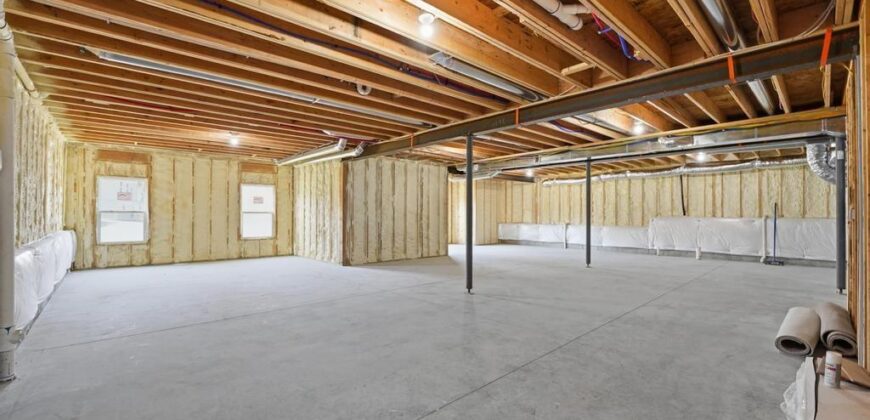 10022 N Oakland Avenue, Kansas City, MO 64157