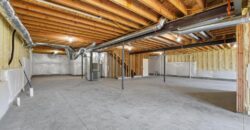 10022 N Oakland Avenue, Kansas City, MO 64157