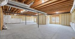 10022 N Oakland Avenue, Kansas City, MO 64157