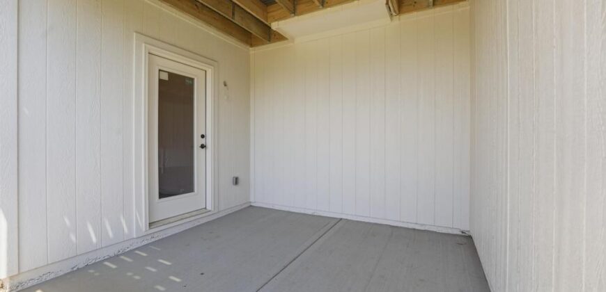 10022 N Oakland Avenue, Kansas City, MO 64157