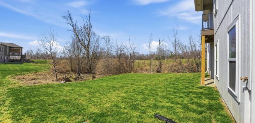 10022 N Oakland Avenue, Kansas City, MO 64157