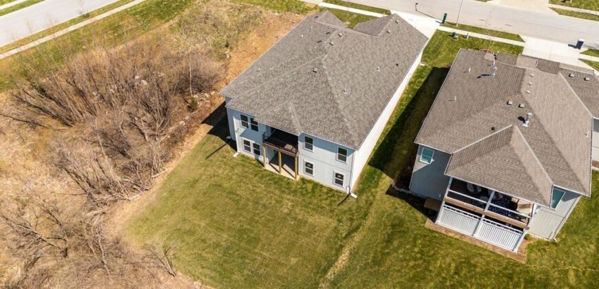 10022 N Oakland Avenue, Kansas City, MO 64157
